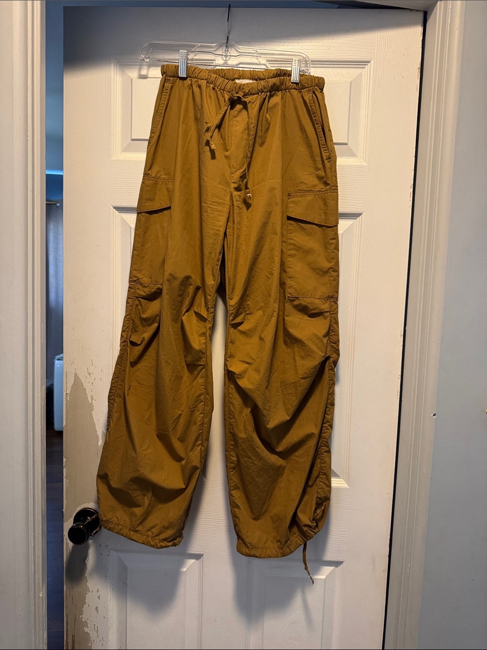 Pilcro Wide-Leg Cargo Pants in Mustard Brown